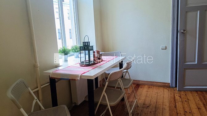 Pagalma ēka, renovēta māja, slēgts pagalms, ieeja no pagalma, kāpņu telpa pēc kosmētiskā Rīga - foto 14