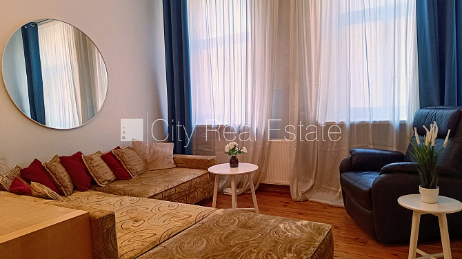 Pagalma ēka, renovēta māja, slēgts pagalms, ieeja no pagalma, kāpņu telpa pēc kosmētiskā Rīga - foto 3