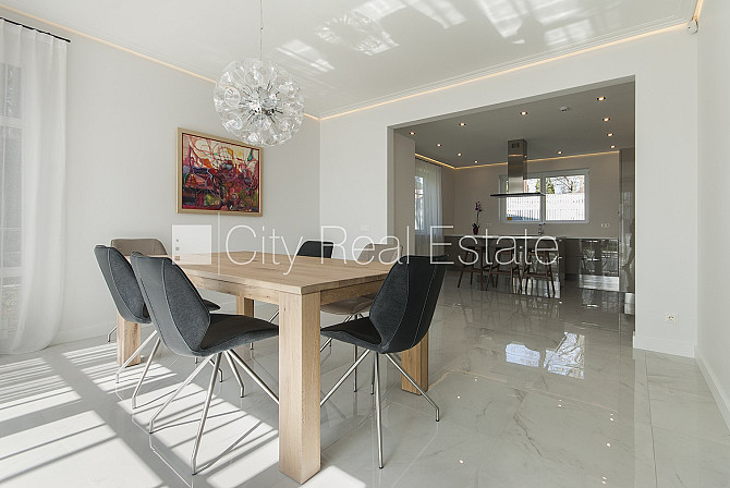 Jaunceltne, labiekārtota apzaļumota teritorija, slēgts pagalms, vieta vairākām automašīnām, Jūrmala - foto 19