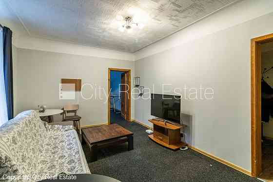 Дом во дворе, закрытый двор, вход со двора, мансарда, окна выходят во двор, студио, Rīga