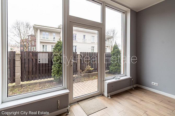 Pagalma māja, renovēta māja, dzīvokļu skaits ēkā  11 gab., slēgts pagalms, garāžas vārti Rīga - foto 19