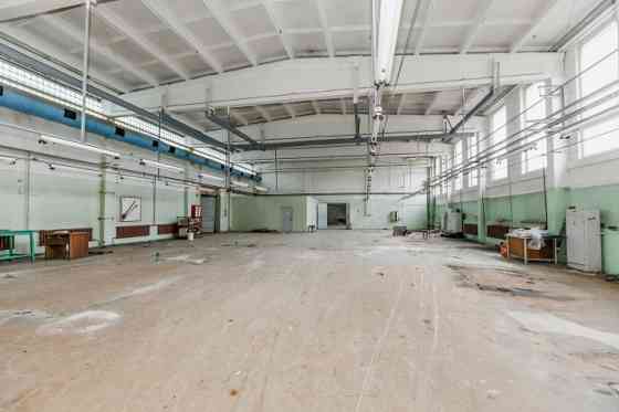 Industriālais parks Ziepniekalnā iznomā telpas bez apkures.  Telpām ir nepieciešams remonts. Ir vair Rīga