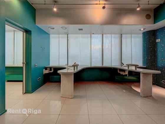 Помещения для вашего бизнеса красоты или магазина!  Преимущества:   +Помещения и Рига