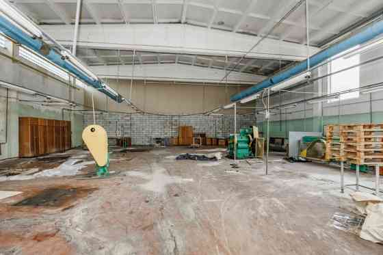 Industriālais parks Ziepniekalnā iznomā telpas bez apkures.  Telpām ir nepieciešams remonts. Ir vair Рига