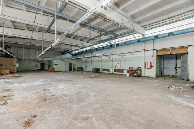 Industriālais parks Ziepniekalnā iznomā telpas bez apkures.  Telpām ir nepieciešams remonts. Ir vair Рига - изображение 2