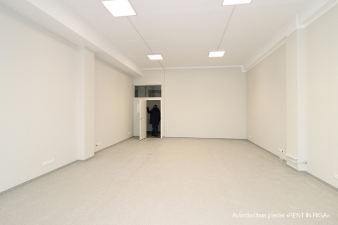 Помещение с раковиной на Югле, Бривибас гатве 403.  Помещение может быть Рига - изображение 2