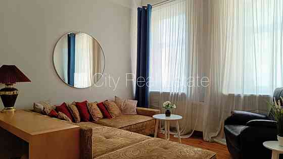 Фасадный дом, реновированный дом, фасад с декоративной штукатуркой, закрытый Rīga