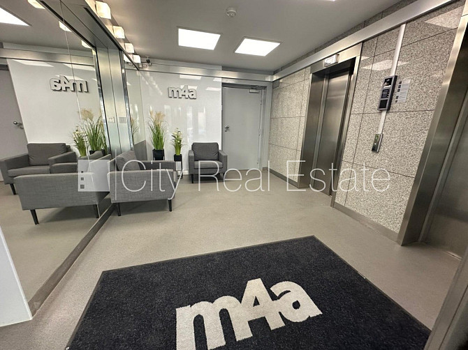 Новостройка, энергоэффективный дом, территория обнесена забором, вход с улицы, во Рига - изображение 18