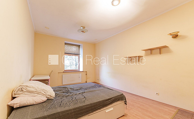 Дом во дворе, закрытый двор, окна выходят в обе стороны дома, изолированные Рига - изображение 20