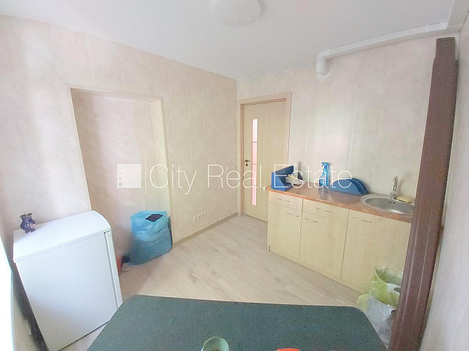 Jaunceltne, labiekārtota apzaļumota teritorija, slēgts pagalms, vieta vairākām automašīnām, Jūrmala - foto 13