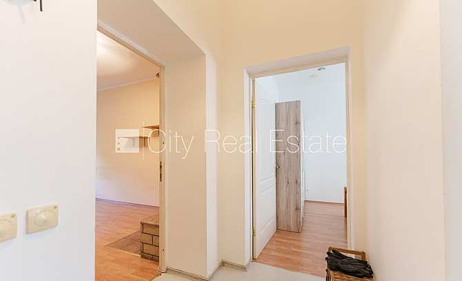 Фасадный дом, реновированный дом, фасад с декоративной штукатуркой, закрытый Рига - изображение 9