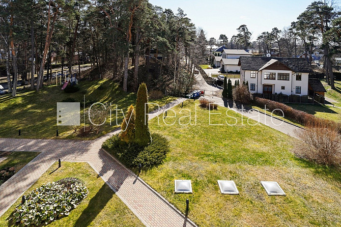 Labiekārtots apzaļumots pagalms, pazemes autostāvvieta, pagalmā bērnu spēļu laukums, divas Jūrmala - foto 16