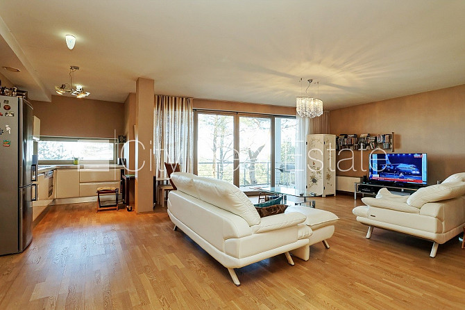 Labiekārtots apzaļumots pagalms, pazemes autostāvvieta, pagalmā bērnu spēļu laukums, divas Jūrmala - foto 1