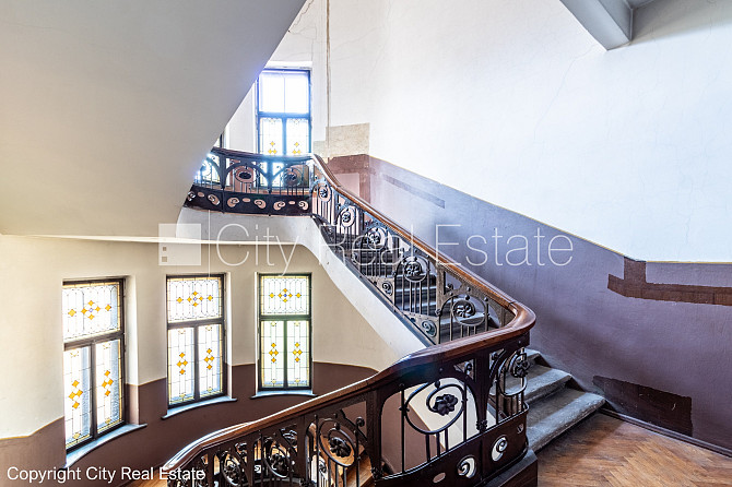 Фасадный дом, реновированный дом, вход с улицы, лифт, лестничная клетка после Рига - изображение 17