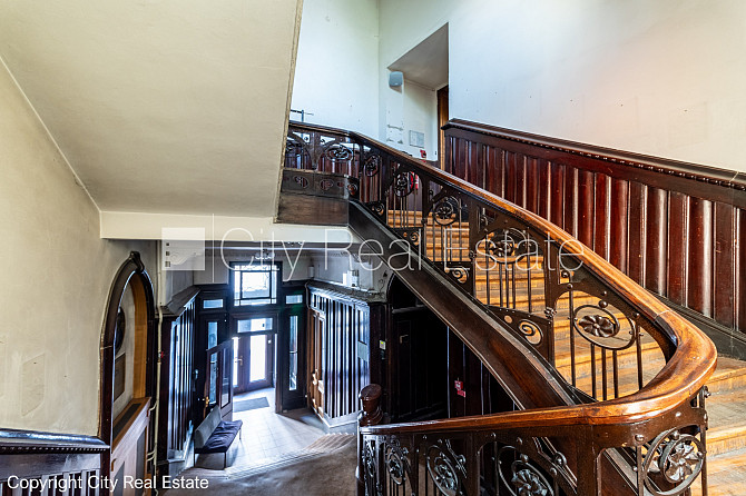 Фасадный дом, реновированный дом, вход с улицы, лифт, лестничная клетка после Рига - изображение 19