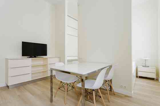 Уютная и светлая 2-комнатная квартира в центре Риги!  Низкие коммунальные платежи, Rīga