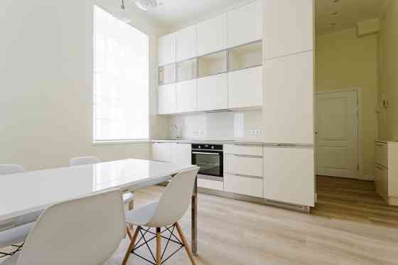 Уютная и светлая 2-комнатная квартира в центре Риги!  Низкие коммунальные платежи, Rīga