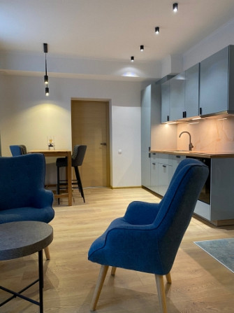 Izīrējam mājīgu, tikko izremontētu, mēbelētu dzīvokli ar skatu uz Daugavu vienā no Rīga - foto 5