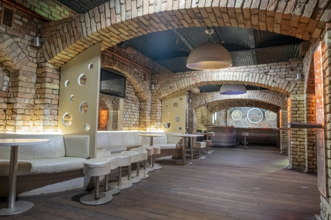 Nomai pieejamas Kaļķu vārtu kluba telpas pašā Vecrīgas sirdī.  Telpas ir pilnībā Rīga - foto 6