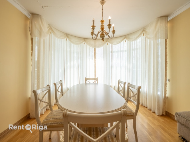 Pārdošanā grezna māja Lielupē ar skatu uz upi. Kluss, dabas ieskauts privātmāju rajons,  bez Jūrmala - foto 5