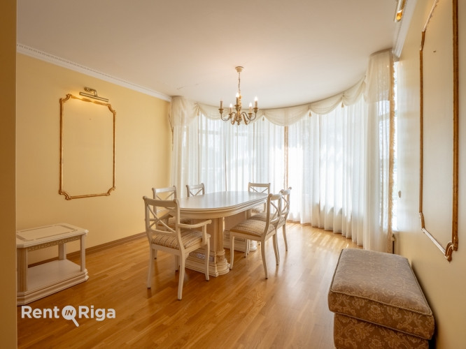 Pārdošanā grezna māja Lielupē ar skatu uz upi. Kluss, dabas ieskauts privātmāju rajons,  bez Jūrmala - foto 8