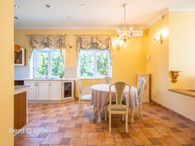 Pārdošanā grezna māja Lielupē ar skatu uz upi. Kluss, dabas ieskauts privātmāju rajons,  bez Jūrmala - foto 4