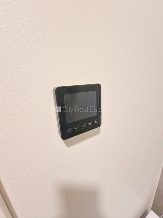 Fasādes māja, renovēta māja, ieeja no ielas, ir lifts, kāpņu telpa pēc kapitālā remonta, Rīga - foto 19