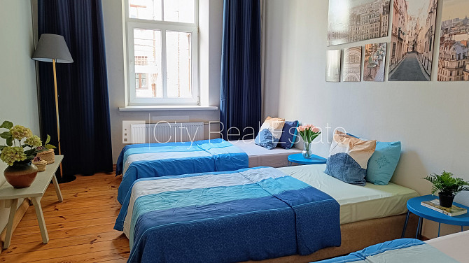 Pagalma ēka, renovēta māja, slēgts pagalms, ieeja no pagalma, kāpņu telpa pēc kosmētiskā Rīga - foto 20