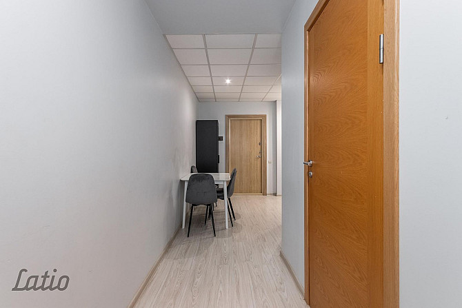 Pārdošanā kompakts 2 istabu dzīvoklis renovētā ēkā Rīgā. Tiek piedāvāts gaišs un Rīga - foto 4