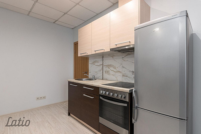 Pārdošanā kompakts 2 istabu dzīvoklis renovētā ēkā Rīgā. Tiek piedāvāts gaišs un Rīga - foto 5