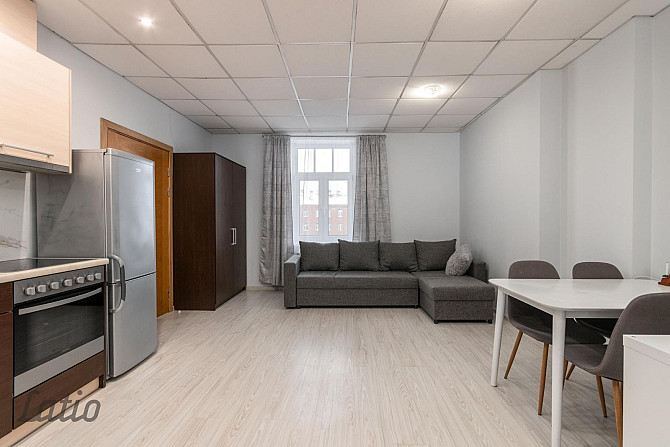 Pārdošanā kompakts 2 istabu dzīvoklis renovētā ēkā Rīgā. Tiek piedāvāts gaišs un Rīga - foto 4