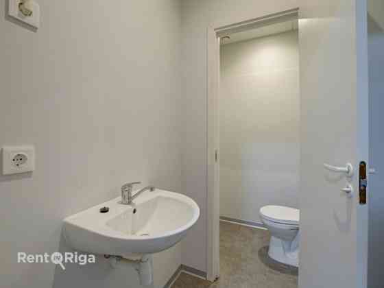 Просторные коммерческие помещения с витринными окнами, доступны для аренды Rīga