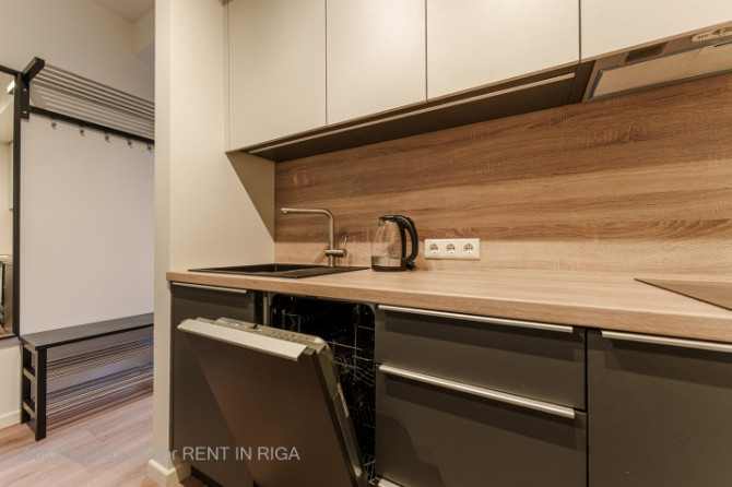 Moderns studio tipa dzīvoklis Klusajā centrā!  Lieliska atrašanās vieta! Mūsdienās Klusais Rīga - foto 4