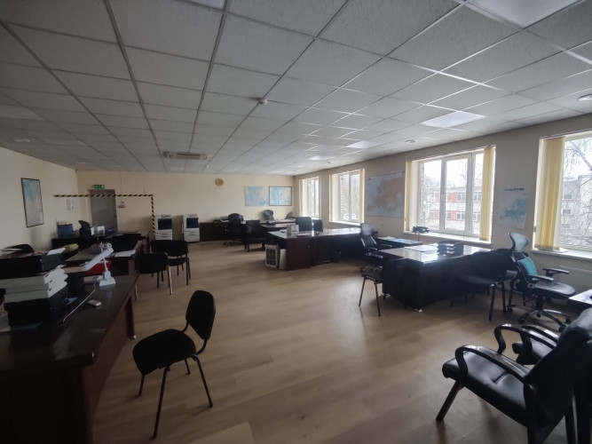 Birojs Vagonu rūpnīcas teritorijā.  Birojs sastāv no lielas atvērtas telpas, 2 maziem Rīga - foto 2