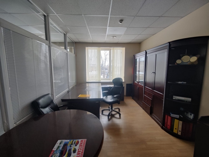 Birojs Vagonu rūpnīcas teritorijā.  Birojs sastāv no lielas atvērtas telpas, 2 maziem Rīga - foto 3