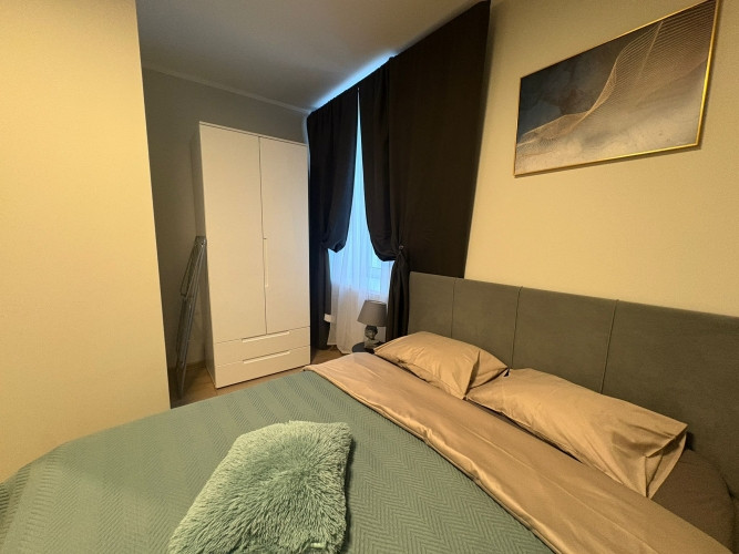 Pieejams svaigs un iekārtots dzīvoklis klusajā Katoļu ielas projektā. Divas istabas, visa Rīga - foto 7