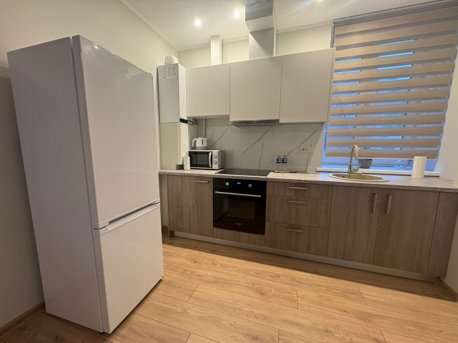 Pieejams svaigs un iekārtots dzīvoklis klusajā Katoļu ielas projektā. Divas istabas, visa Rīga - foto 4