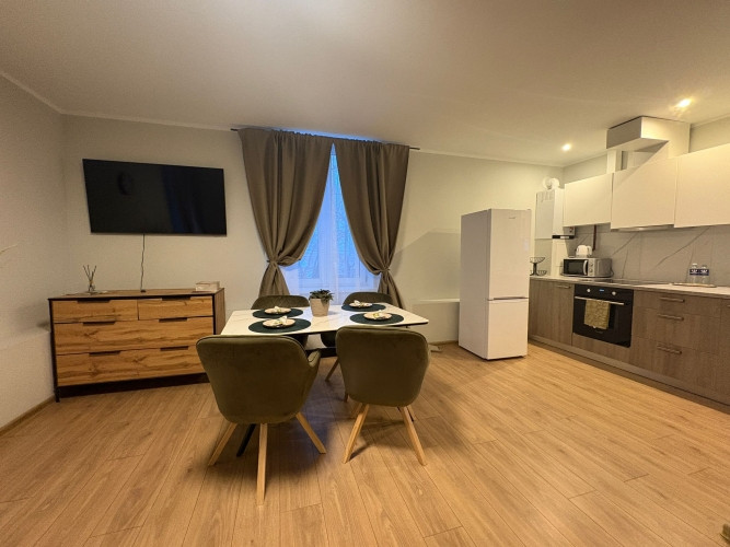 Pieejams svaigs un iekārtots dzīvoklis klusajā Katoļu ielas projektā. Divas istabas, visa Rīga - foto 3