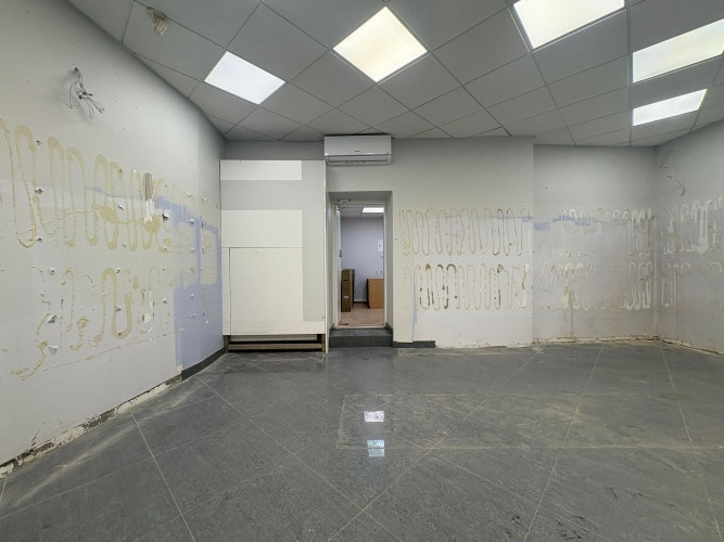 Tiek iznomātas veikala telpas Kr. Barona ielā 37. Ieeja no Ģertrūdes ielas puses. Telpas Rīga - foto 7