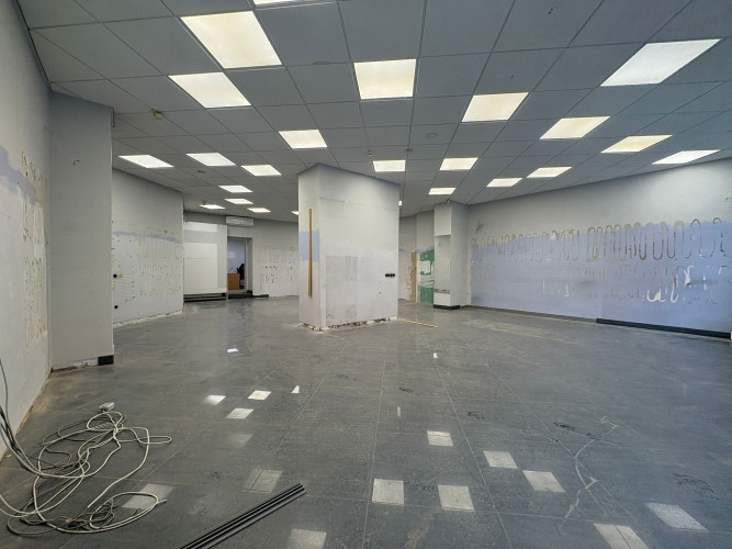 Tiek iznomātas veikala telpas Kr. Barona ielā 37. Ieeja no Ģertrūdes ielas puses. Telpas Rīga - foto 2