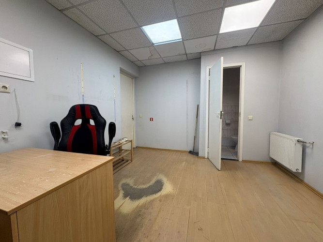 Tiek iznomātas veikala telpas Kr. Barona ielā 37. Ieeja no Ģertrūdes ielas puses. Telpas Rīga - foto 9