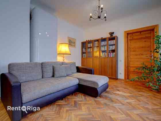 A stylish, sunny apartment in a private house with a garden.  The apartment occupies the entire seco Rīga