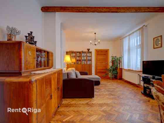 A stylish, sunny apartment in a private house with a garden.  The apartment occupies the entire seco Rīga