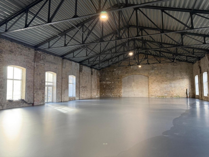 Промышленные помещения с высокими потолками.   Бывшая территория "Рижского Рига - изображение 6