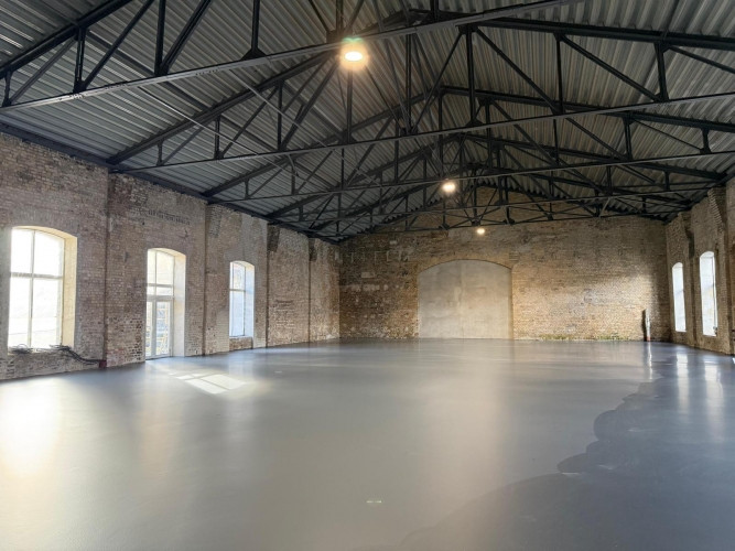 Промышленные помещения с высокими потолками.   Бывшая территория "Рижского Рига - изображение 5