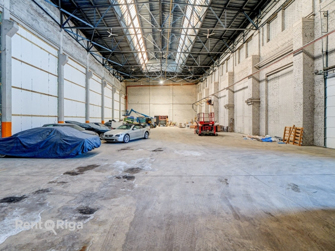 Промышленные помещения с высокими потолками.   Бывшая территория "Рижского Рига - изображение 2