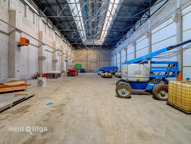 Промышленные помещения с высокими потолками.   Бывшая территория "Рижского Рига - изображение 3