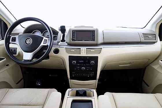 Volkswagen Routan Highline ATM 4.0 189kW Таллин