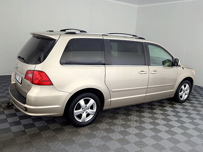 Volkswagen Routan Highline ATM 4.0 189kW Таллин - изображение 3