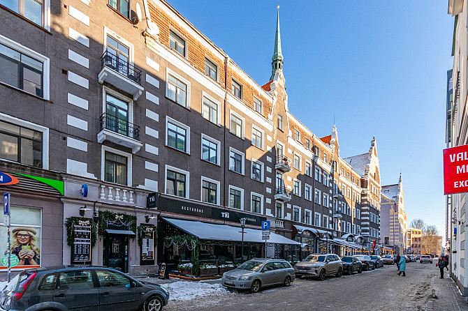 Vecrīgas centrālajā daļā pieejams gaumīgs divistabu dzīvoklis. 
No dzīvokļa logiem paveras neatkārto Рига - изображение 7